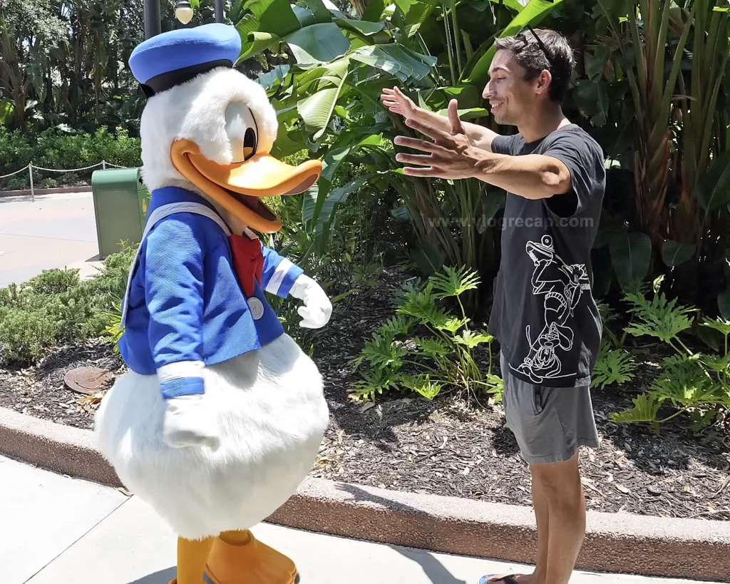 JoJo Crichton meeting Donald Duck at Hollywood Studios